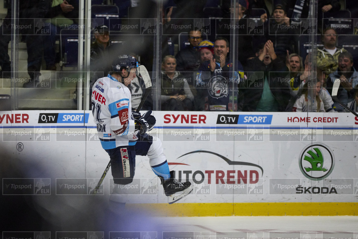 Adam Najman se raduje z hattricku. Foto: Jiří Princ