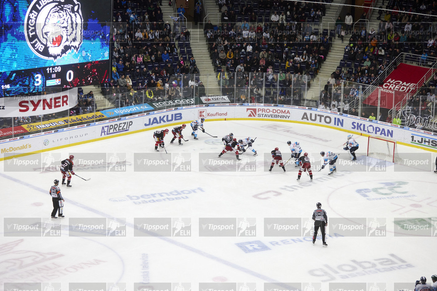 Odvolání brankáře víc jak 11m před koncem zápasu. Foto: Jiří Princ