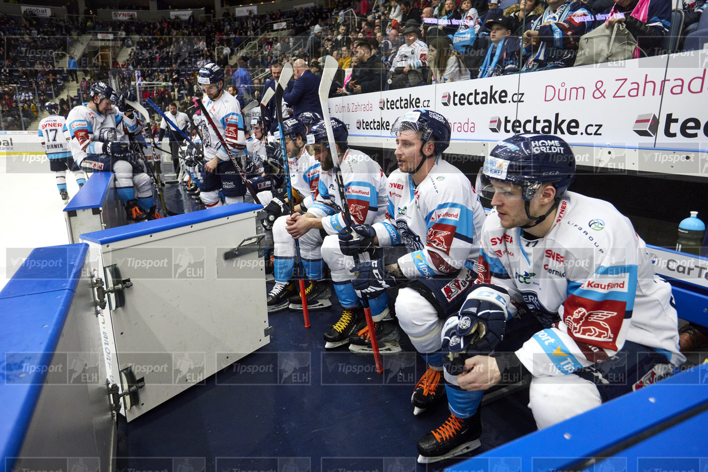 Liberecká střídačka před prodloužením. Foto: Jiří Princ