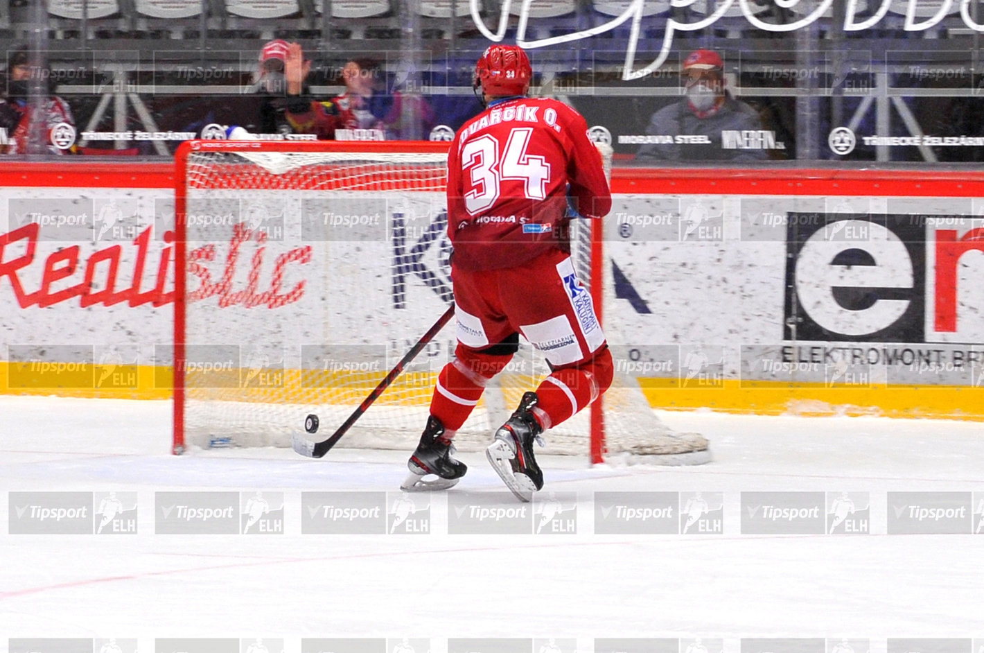 Ondřej Kovařčík skóruje do prázdné branky. Foto: Marian Ježowicz