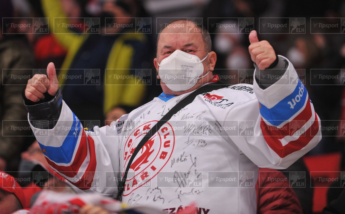 Radost třineckého fanouška. Foto: Marian Ježowicz