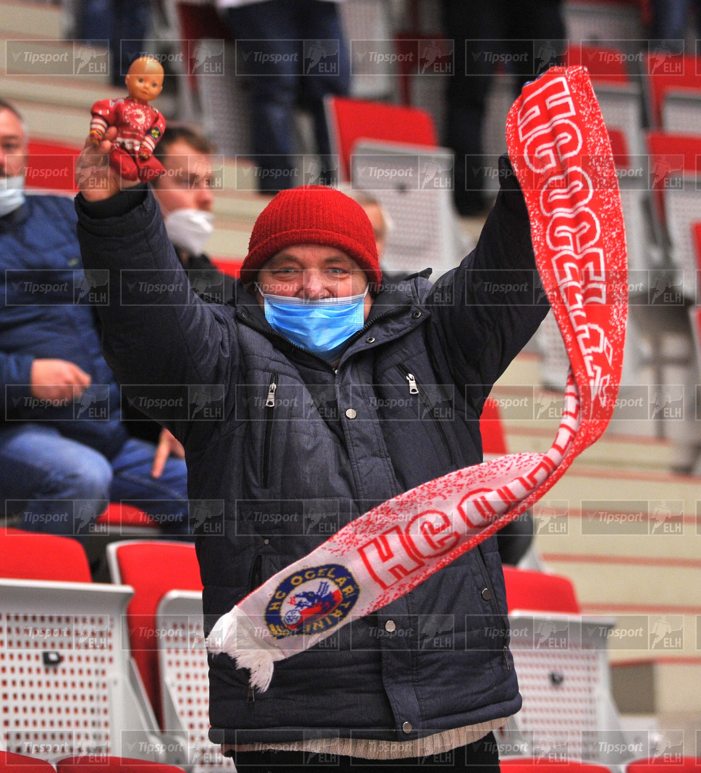 Radost třineckého fanouška. Foto: Marian Ježowicz